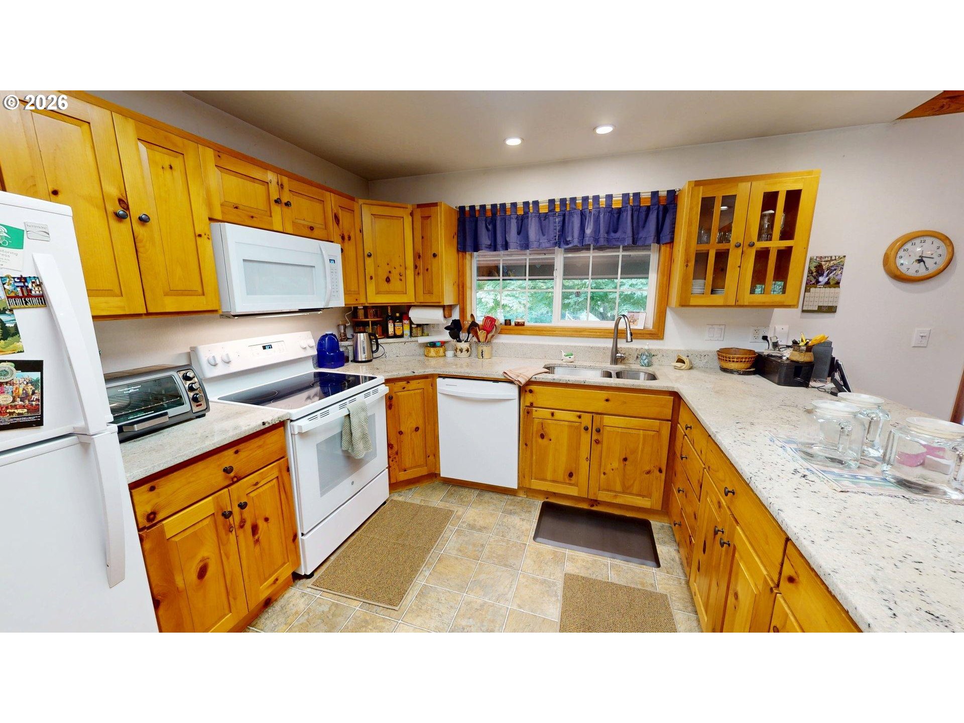 95835 Martin Ranch Road Brookings, OR 97415 - Photo 10 of 43 Kitchen