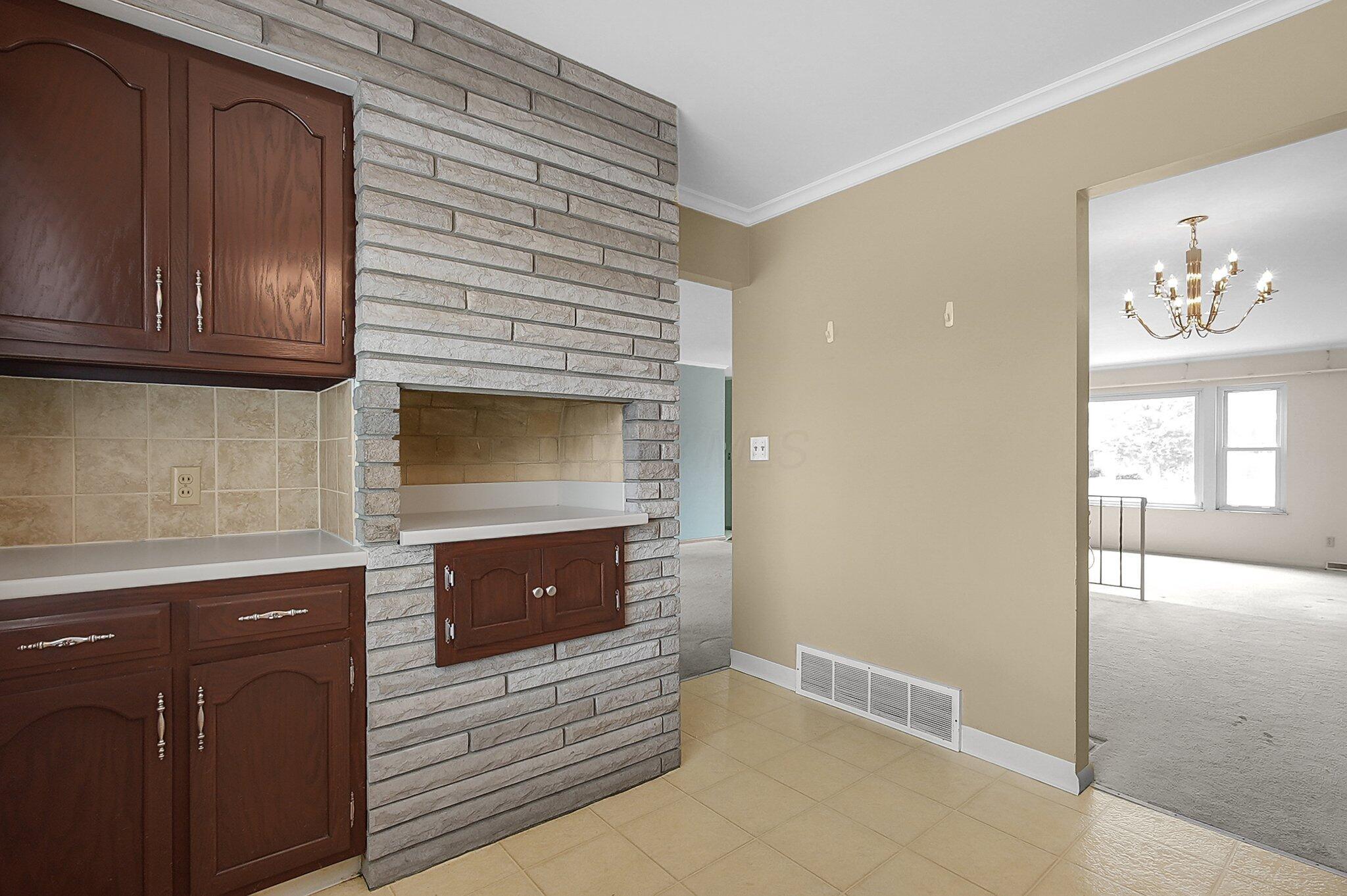 4392 Kendale Road Columbus, OH 43220 - Photo 20 of 40 16-web-or-mls-4392-kendale-rd