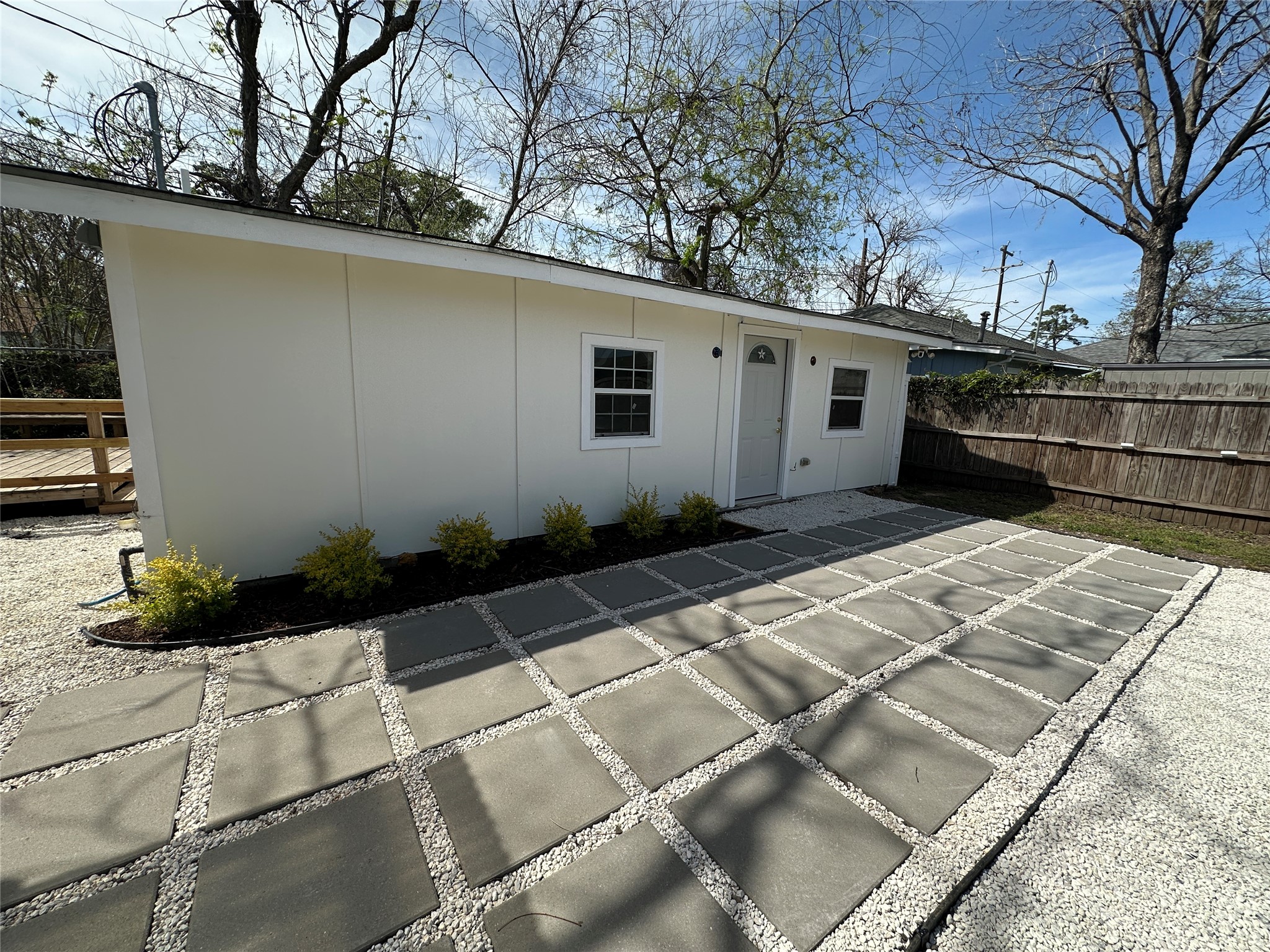 4109 Edison Street Houston, TX 77009 - Photo 4 of 8 a backyard of a house