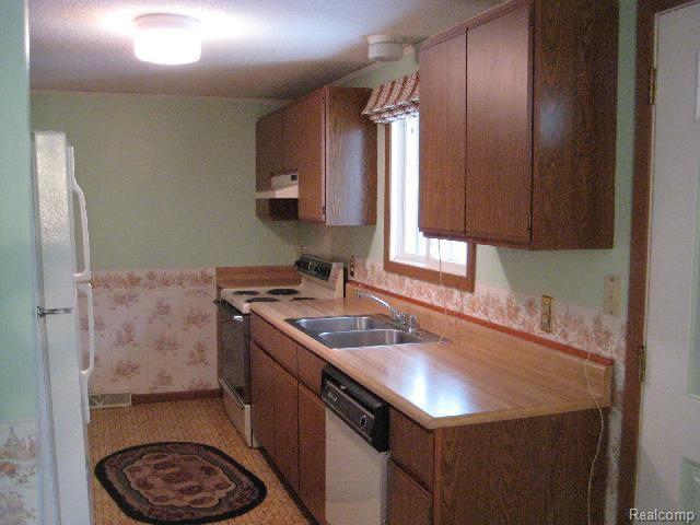 8910 East Imlay City Road Capac, MI 48014 - Photo 6 of 14 8910ImlayCityRd 002.jpg