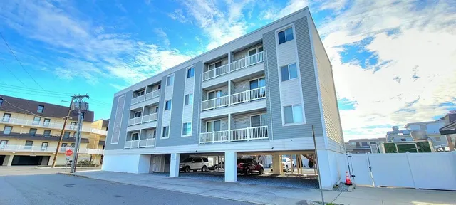 a large building with a street