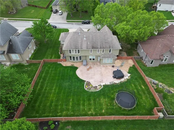 $600,000 | 637 Northeast Sundance Trail, Lee's Summit, MO 64086