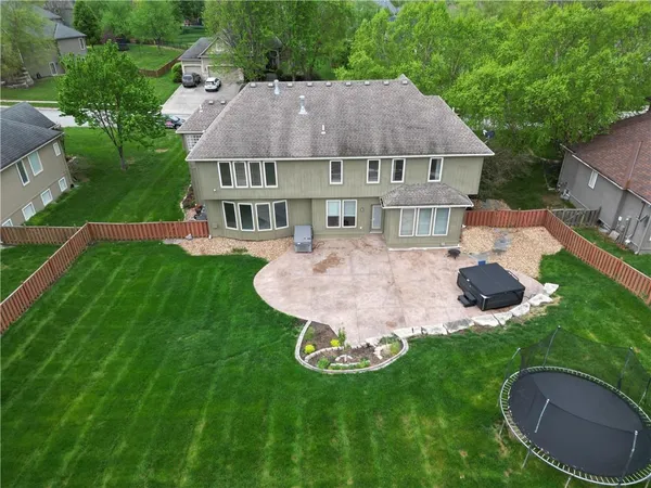 $600,000 | 637 Northeast Sundance Trail, Lee's Summit, MO 64086