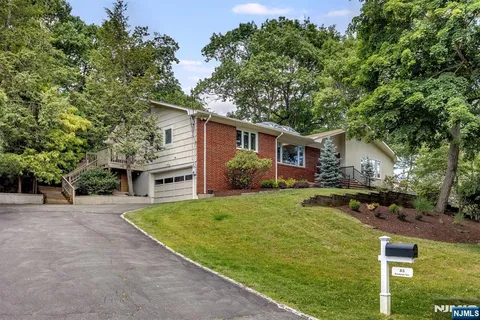 $1,250,000 | 83 Brookside Terrace, Caldwell, NJ 07006