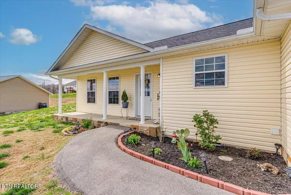 $267,500 | 2026 Jonathan Drive, White Pine, TN 37890