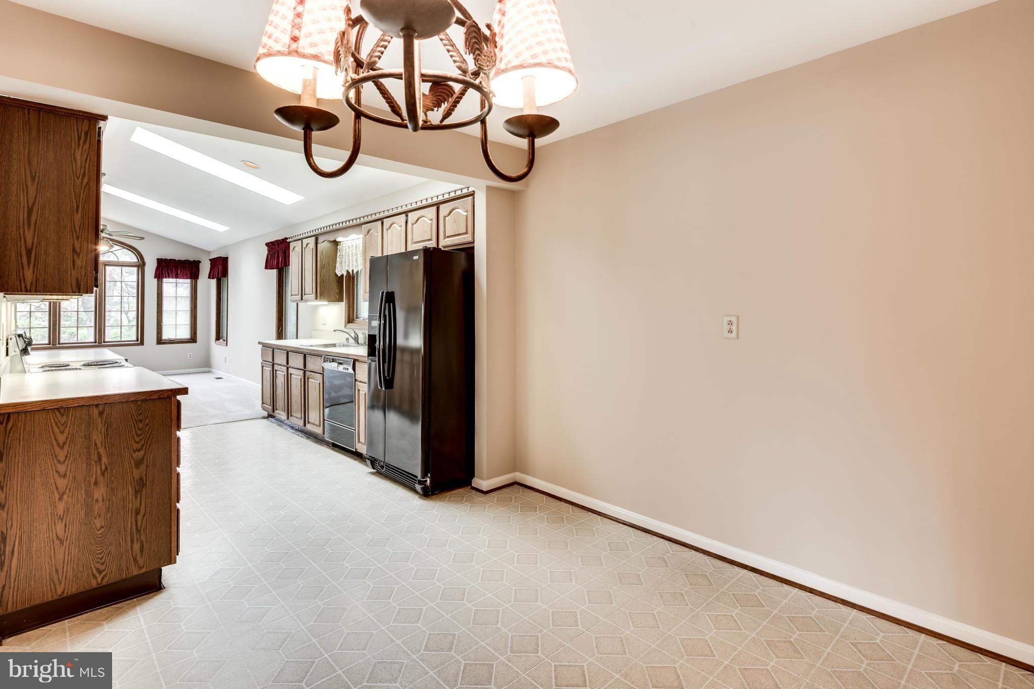 10510 Vista Road Columbia, MD 21044 - Photo 13 of 29 Kitchen