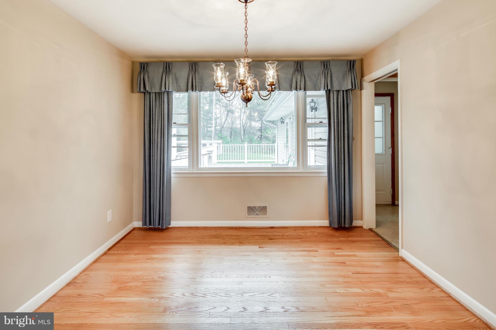 10510 Vista Road Columbia, MD 21044 - Photo 5 of 29 Dining Room