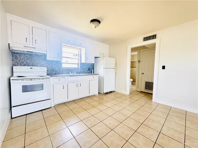 $575 | 1002 Miller Avenue, Unit 8, Donna, TX 78537