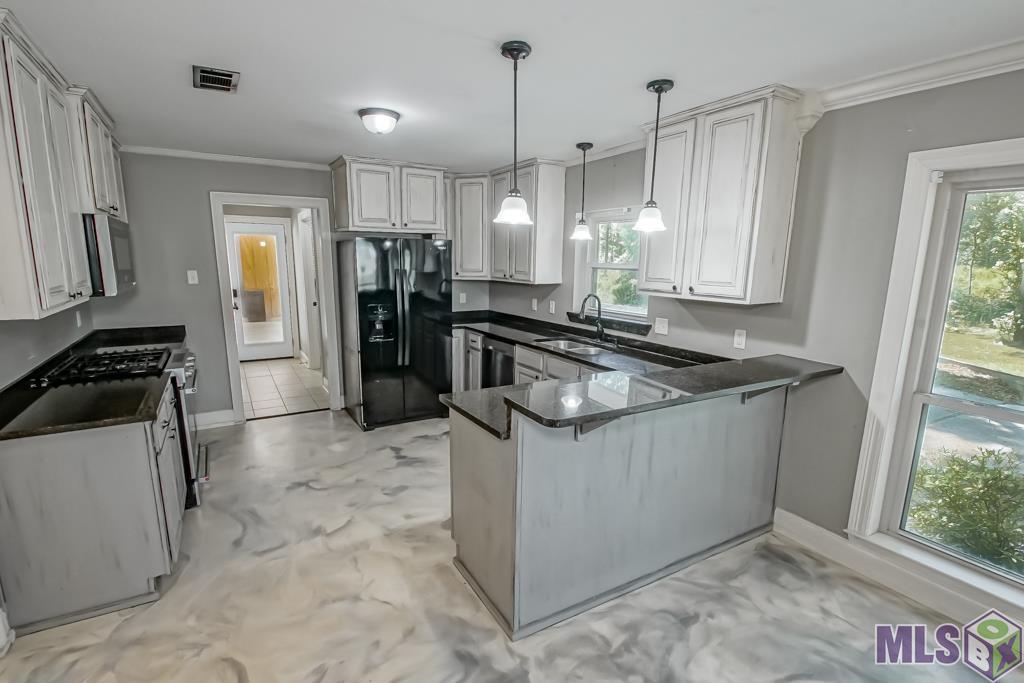 9621 Shadows End Avenue Baton Rouge, LA 70818 - Photo 13 of 42 Gallery Image 13