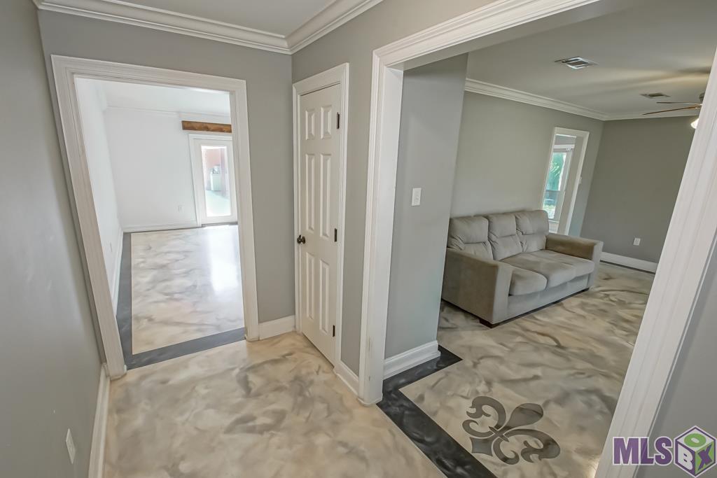 9621 Shadows End Avenue Baton Rouge, LA 70818 - Photo 6 of 42 Gallery Image 6