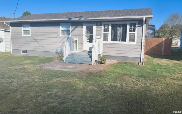 $175,000 | 20 South Peach Street, Du Quoin, IL 62832