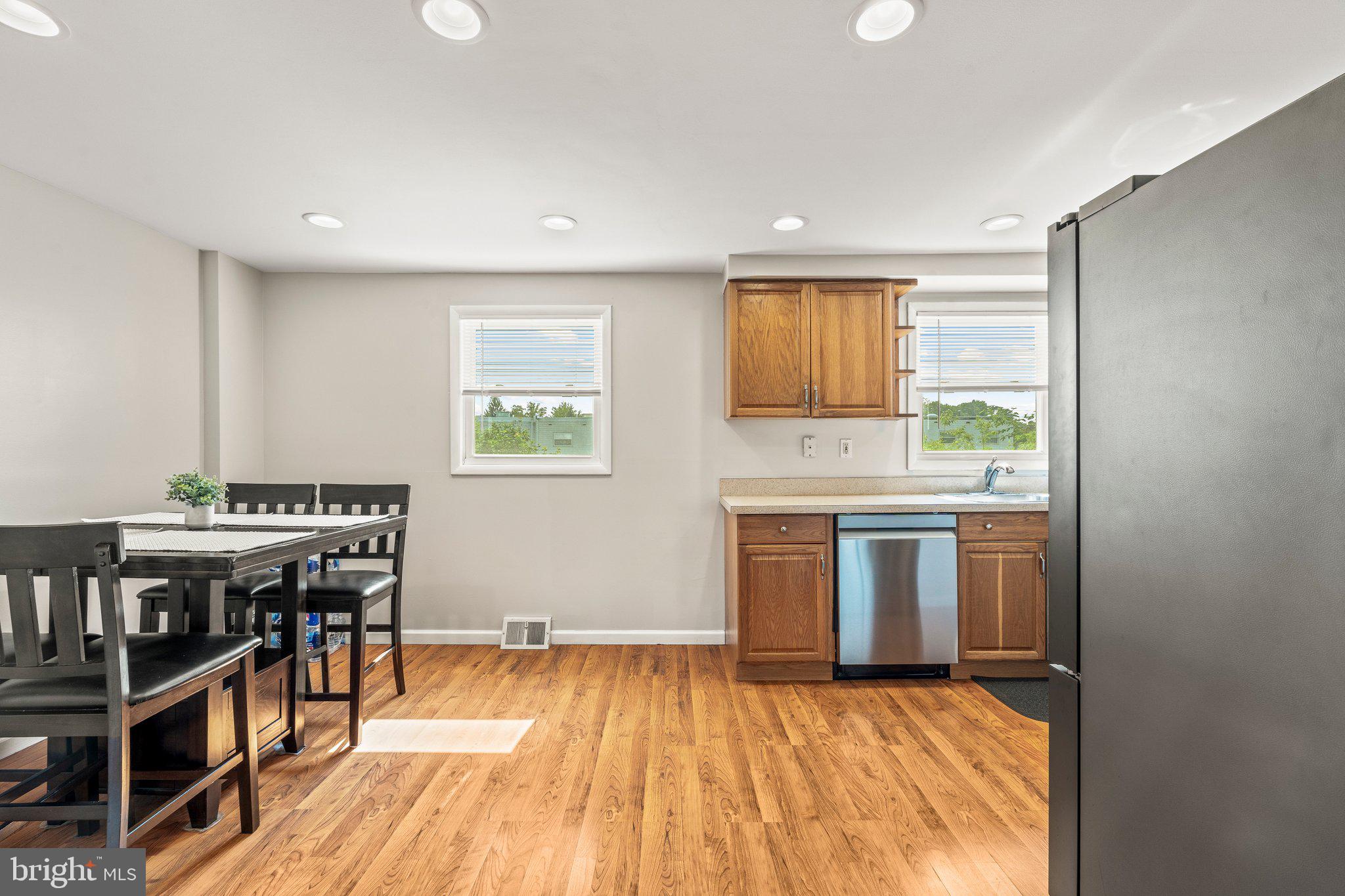 4406 Crossland Road Philadelphia, PA 19154 - Photo 9 of 32 Gallery Image 9