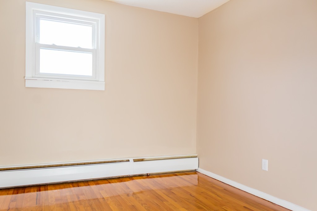 40 Elmore Avenue Springfield, MA 01119 - Photo 12 of 25 Gallery Image 12