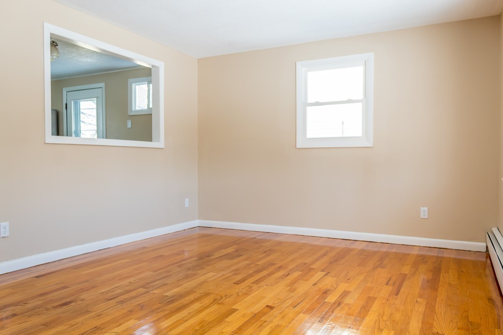 40 Elmore Avenue Springfield, MA 01119 - Photo 8 of 25 Gallery Image 8