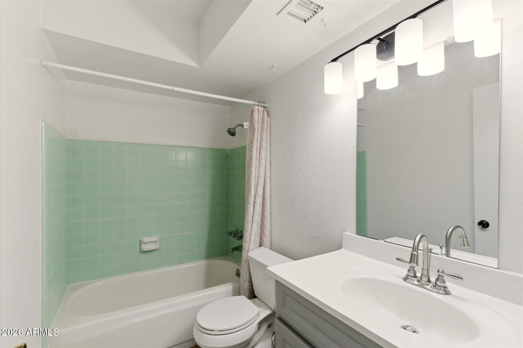 4016 West Griswold Road Phoenix, AZ 85051 - Photo 18 of 26 2nd Bathroom