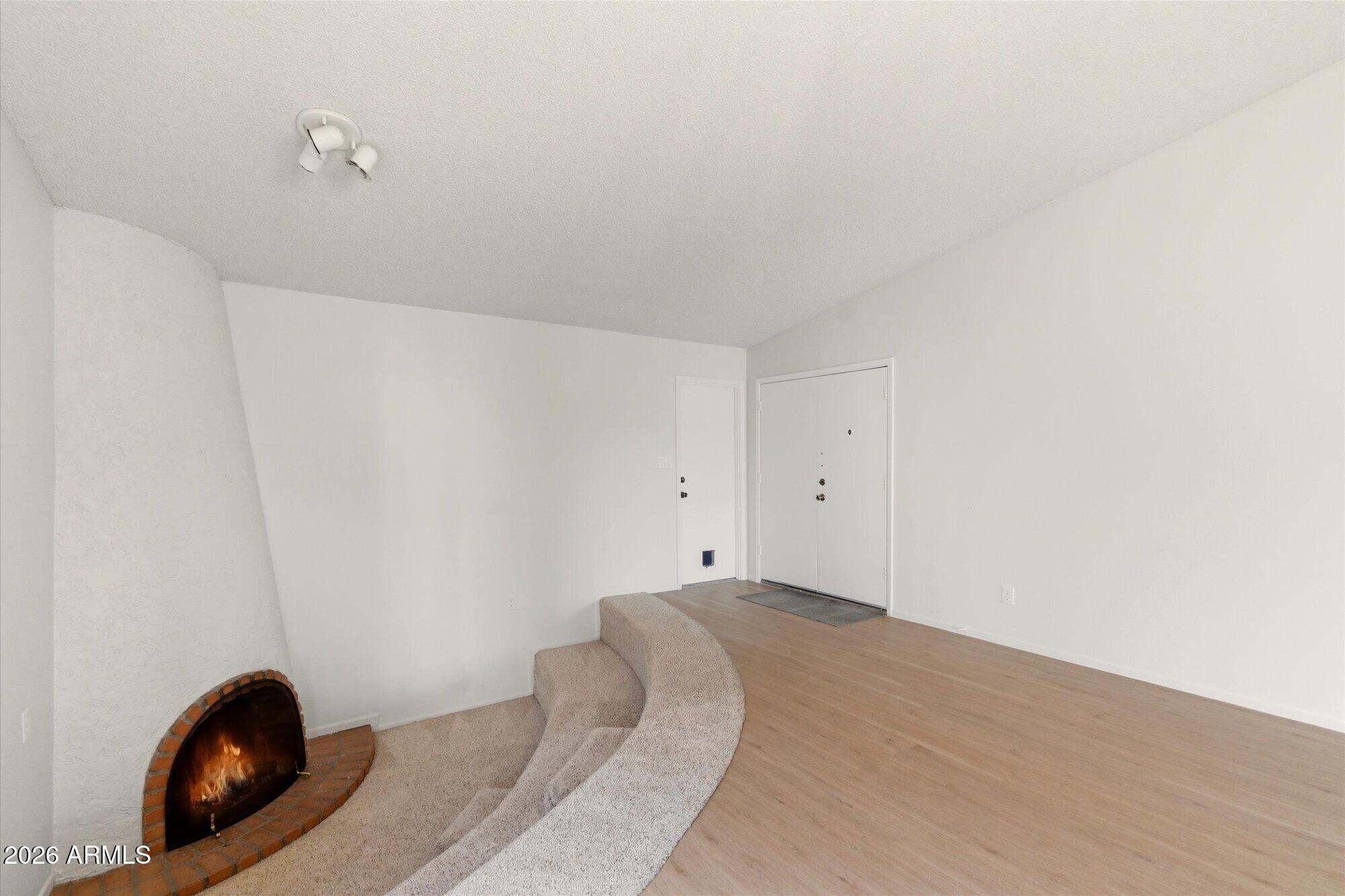 4016 West Griswold Road Phoenix, AZ 85051 - Photo 4 of 26 Entry