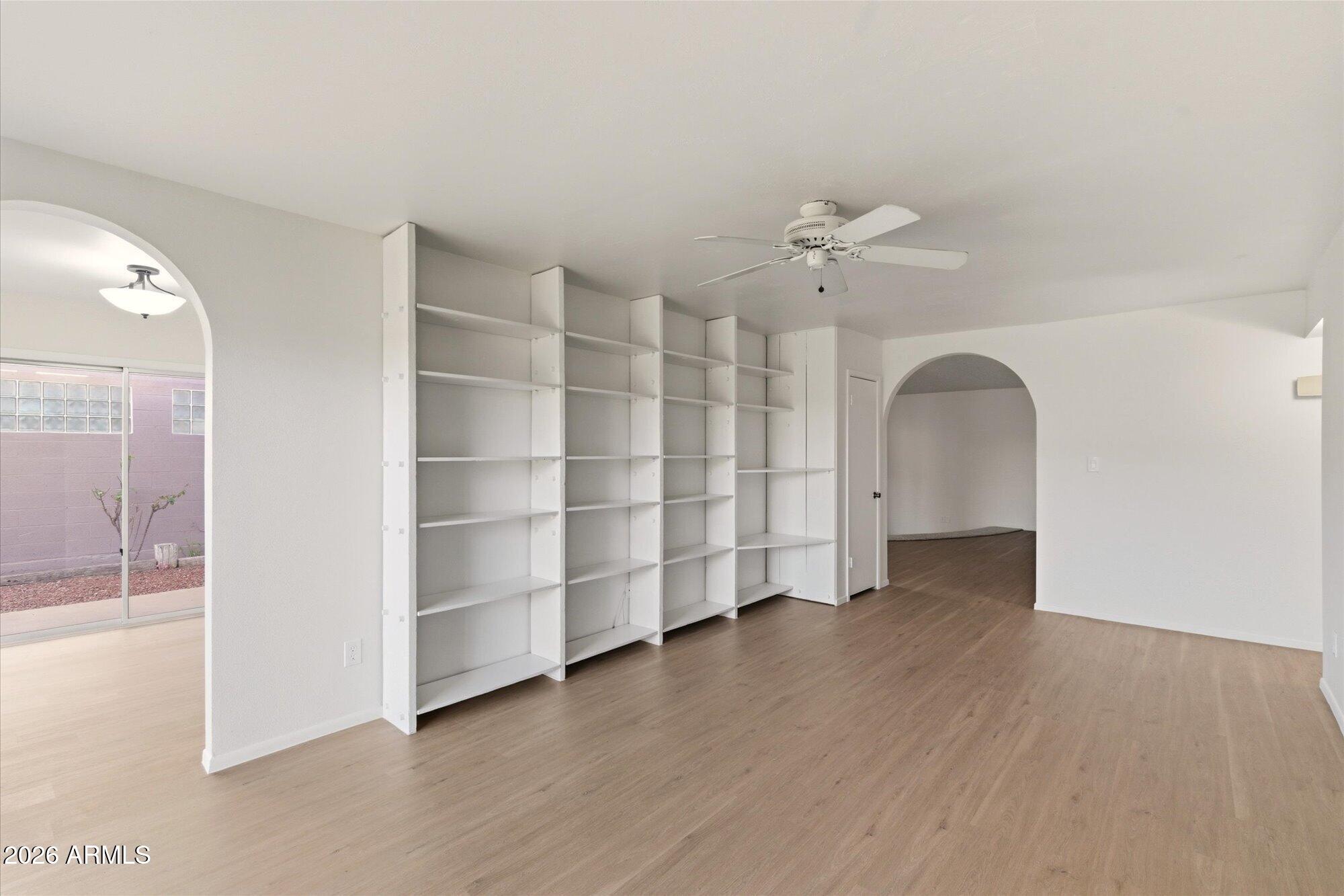 4016 West Griswold Road Phoenix, AZ 85051 - Photo 6 of 26 Living Room