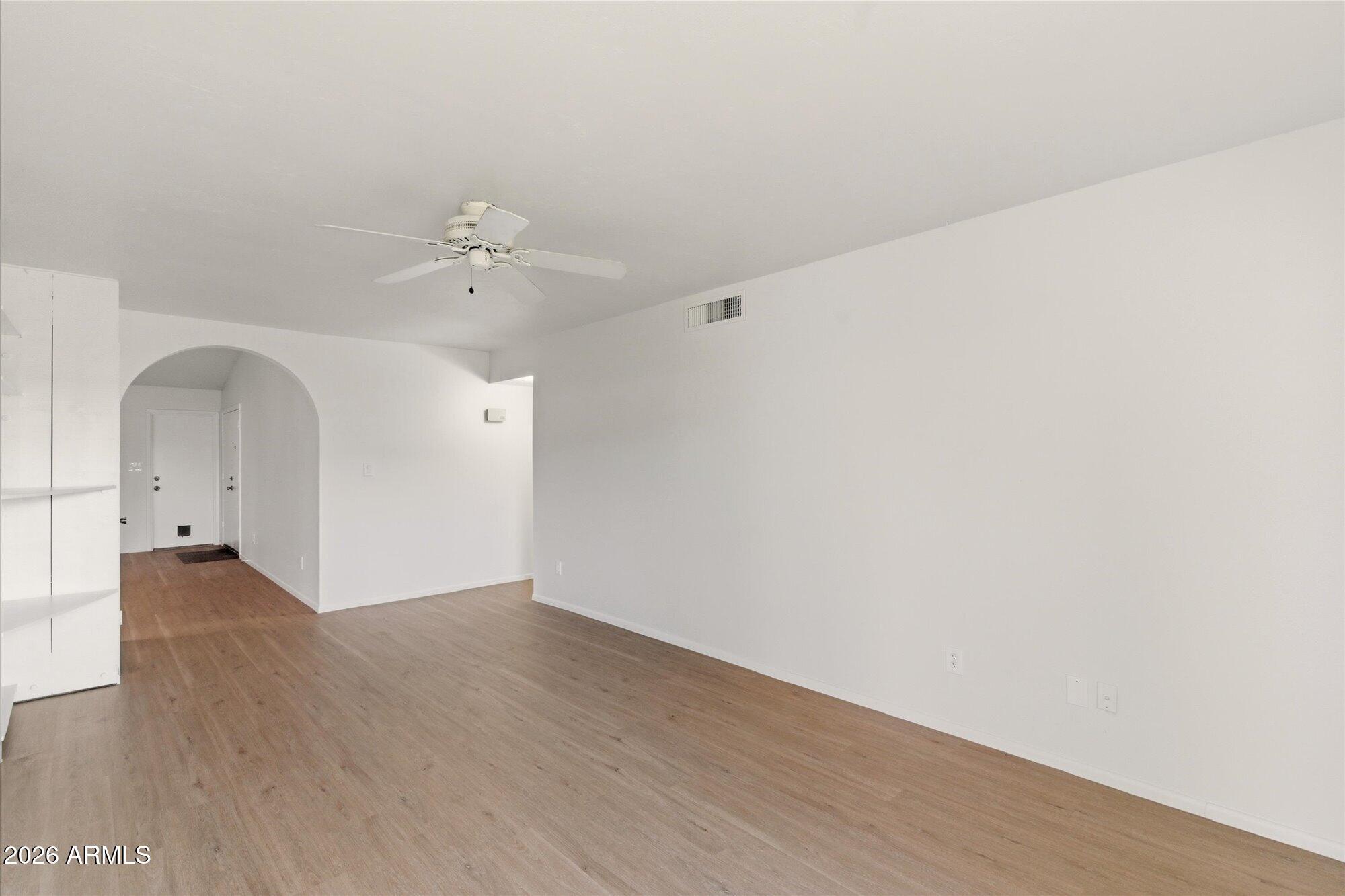 4016 West Griswold Road Phoenix, AZ 85051 - Photo 10 of 26 Living Room