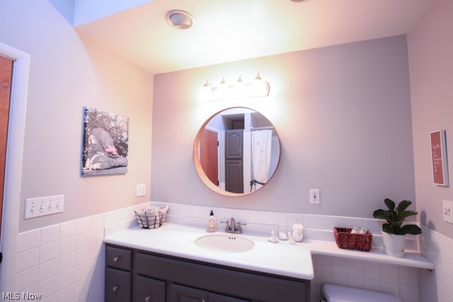81 Harmony Hills Road Akron, OH 44321 - Photo 18 of 33 Full bathroom first floor