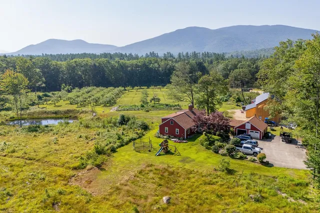 $1,190,000 | 55 Hollow Hill Road, Tamworth, NH 03886