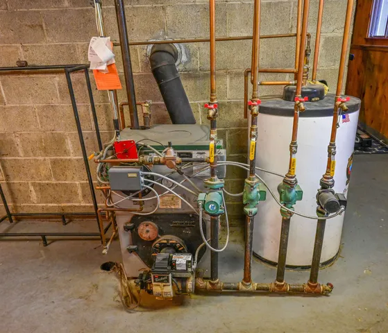 $1,190,000 | 55 Hollow Hill Road, Tamworth, NH 03886