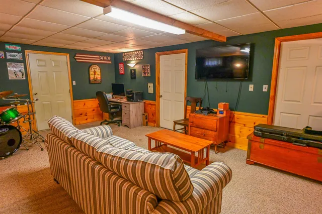 $1,190,000 | 55 Hollow Hill Road, Tamworth, NH 03886