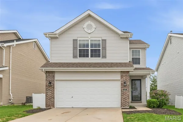 $350,000 | 3424 Charlestowne Crossing Drive, St. Charles, MO 63301