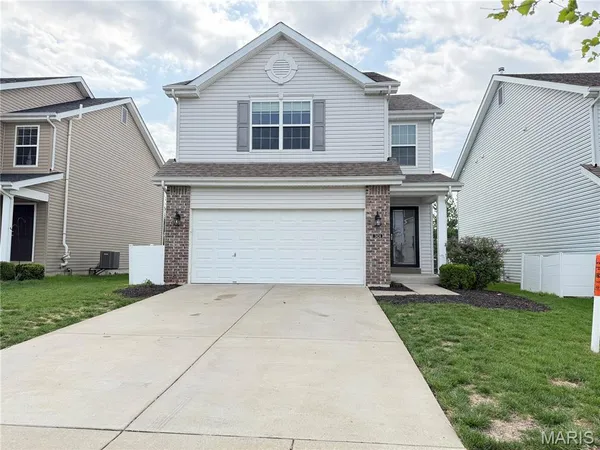 $350,000 | 3424 Charlestowne Crossing Drive, St. Charles, MO 63301