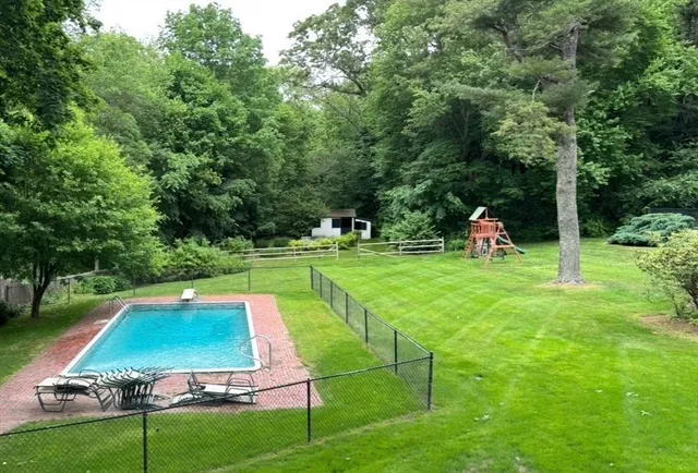 $1,299,000 | 2 Woodbine Lane, Hingham, MA 02043