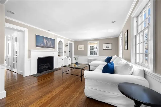 $1,299,000 | 2 Woodbine Lane, Hingham, MA 02043