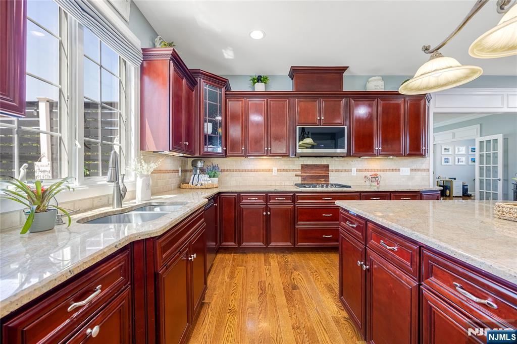 8 Ferndale Place Pompton Plains, NJ 07444 - Photo 16 of 49