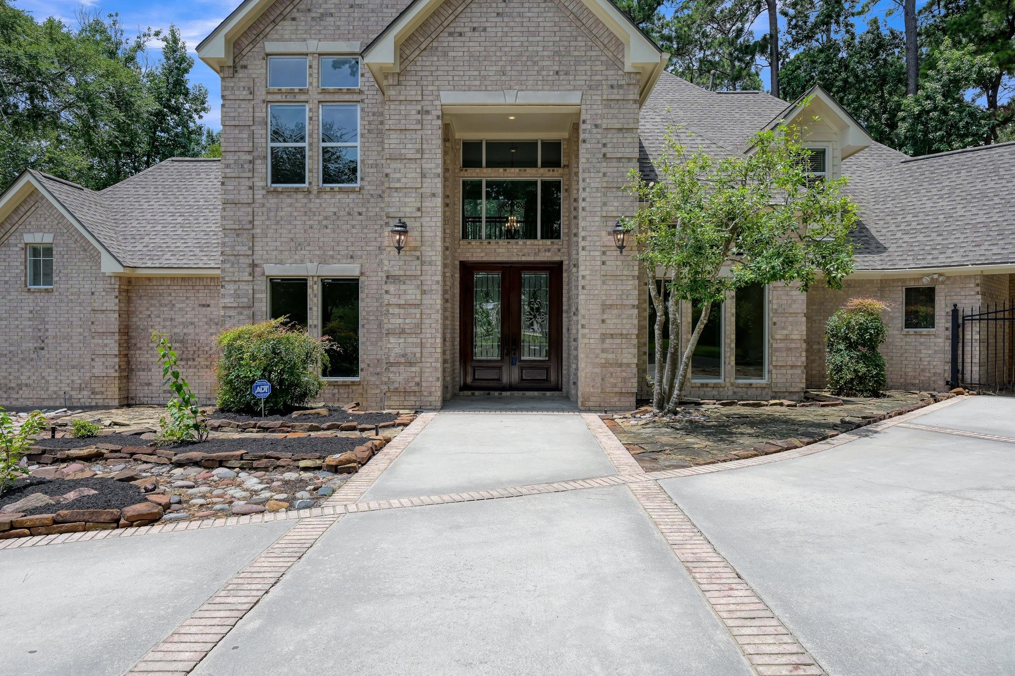 2205 Longmire Road Conroe, TX 77304 - Photo 4 of 49