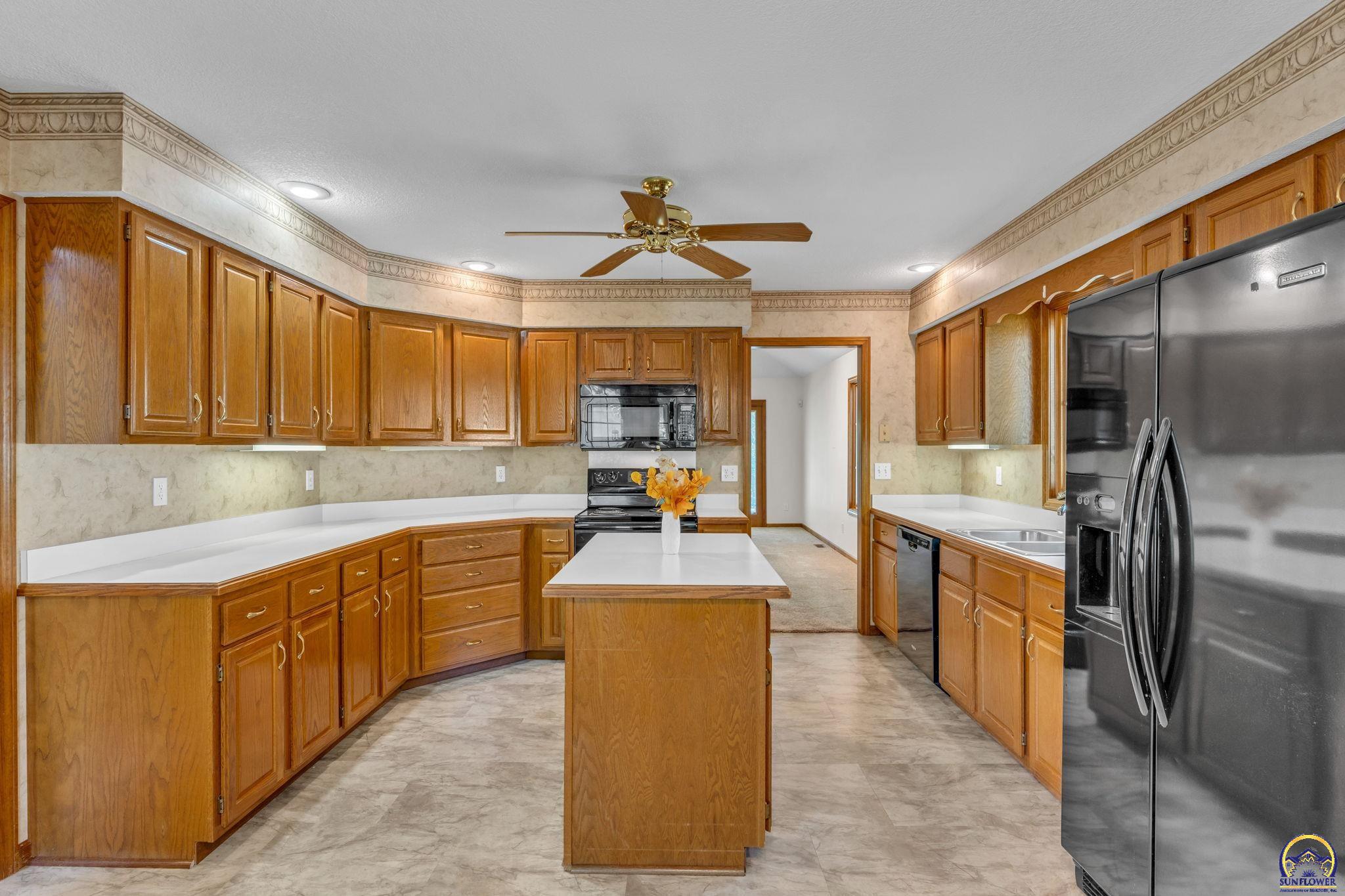 5973 Southwest 31st Street Topeka, KS 66614 - Photo 19 of 38