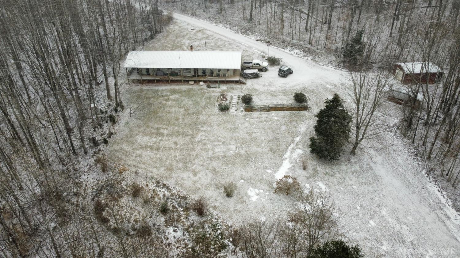 2417 Hunting Lodge Road Schuyler, VA 22969 - Photo 3 of 24 a view of a pathway of a house