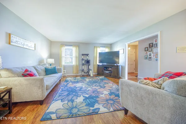 $385,000 | 7629 Berkshire Boulevard, Powell, TN 37849