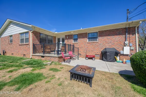 $385,000 | 7629 Berkshire Boulevard, Powell, TN 37849