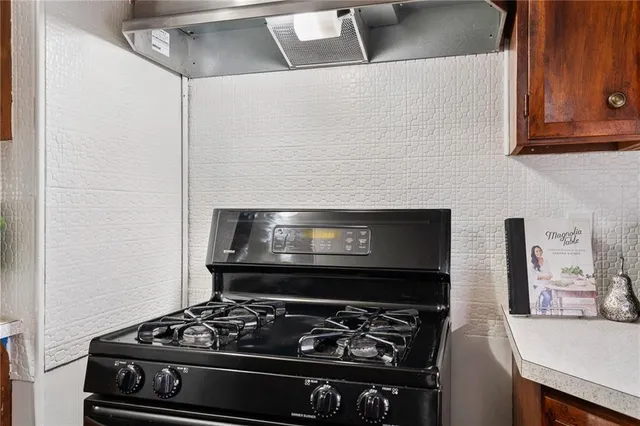 $162,000 | 1281 Southwest Buchanan Street, Topeka, KS 66604