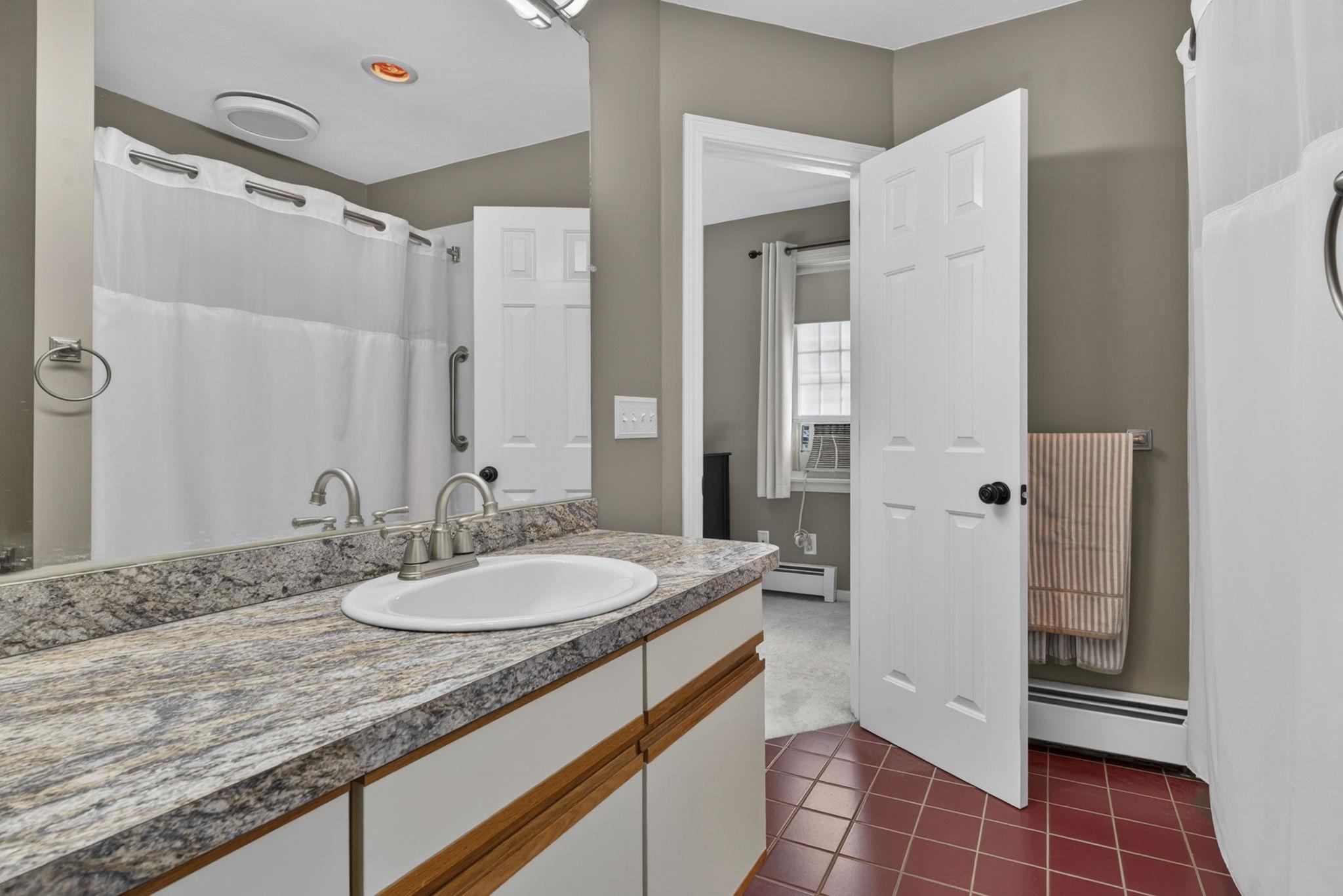 54 North Lowell Road, Unit 4 Windham, NH 03087 - Photo 19 of 28 Gallery Image 19