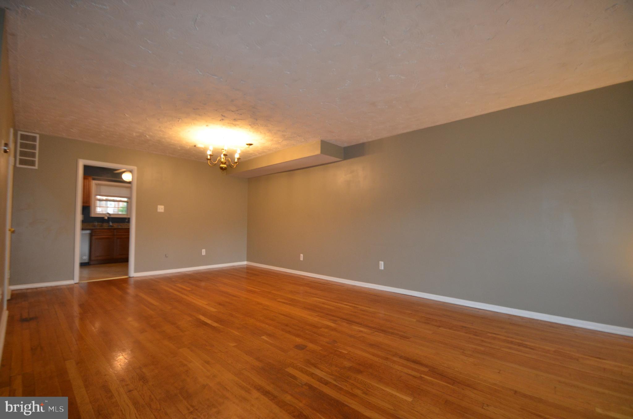 917 Elm Road Baltimore, MD 21227 - Photo 13 of 38