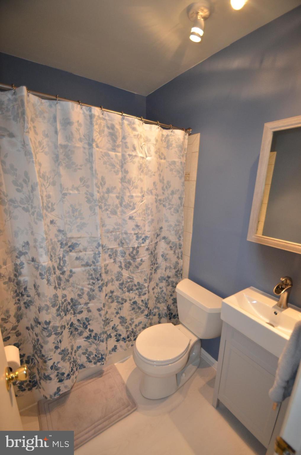 917 Elm Road Baltimore, MD 21227 - Photo 33 of 38