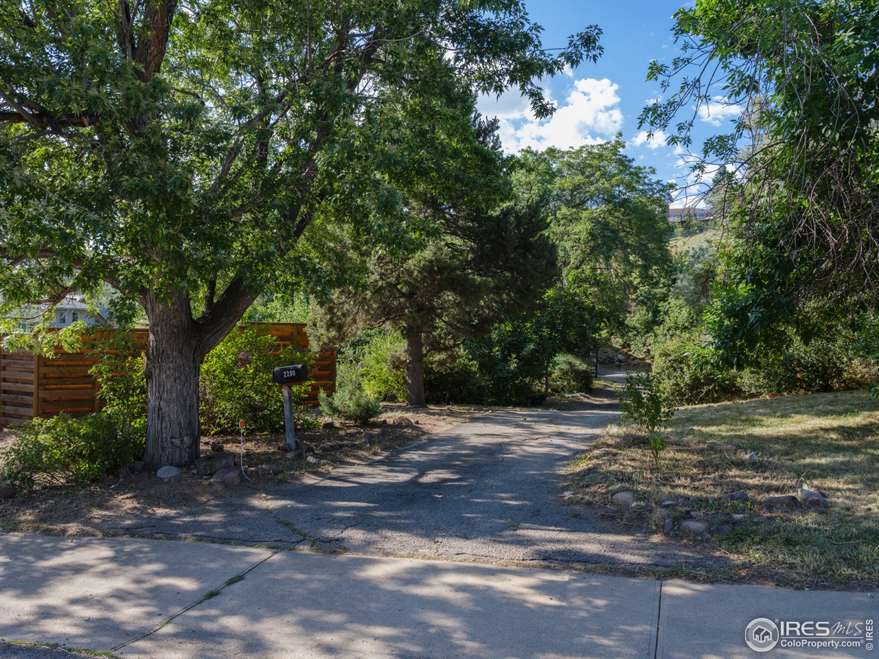 2200 Kohler Drive Boulder, CO 80305 - Photo 9 of 18 Front Drive