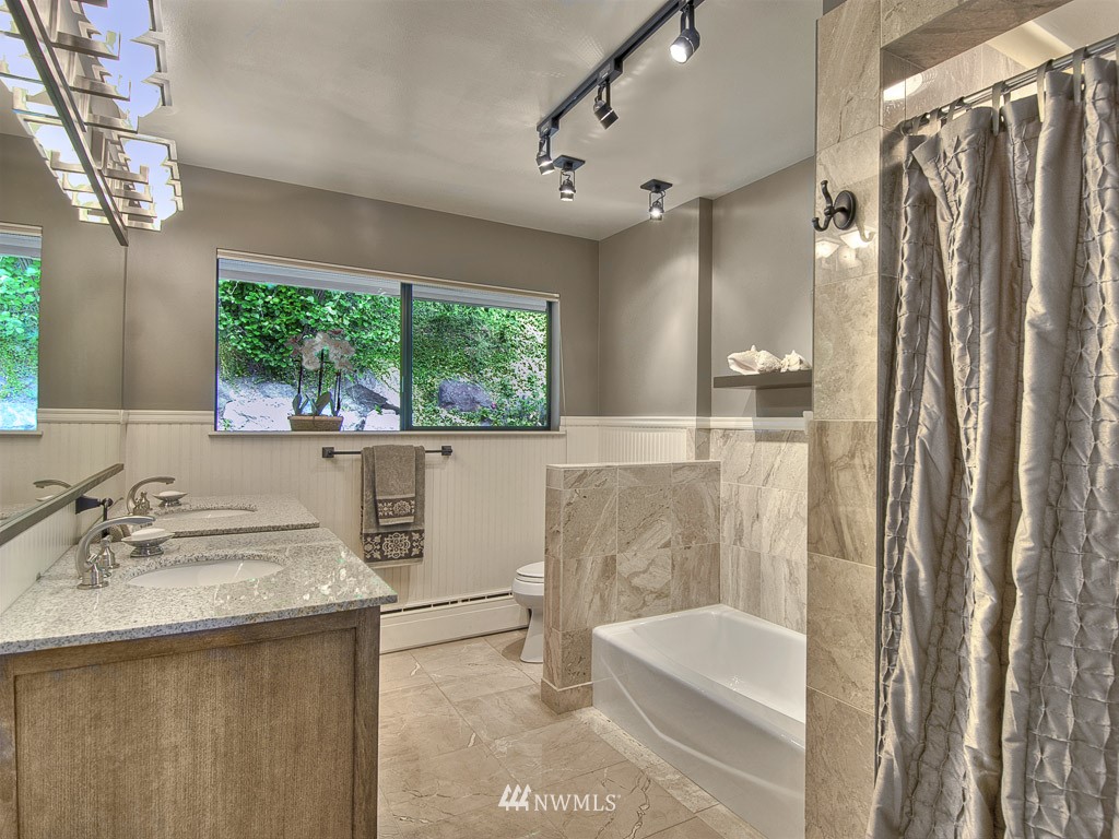 8488 Tillicum Road Southwest Seattle, WA 98136 - Photo 8 of 15