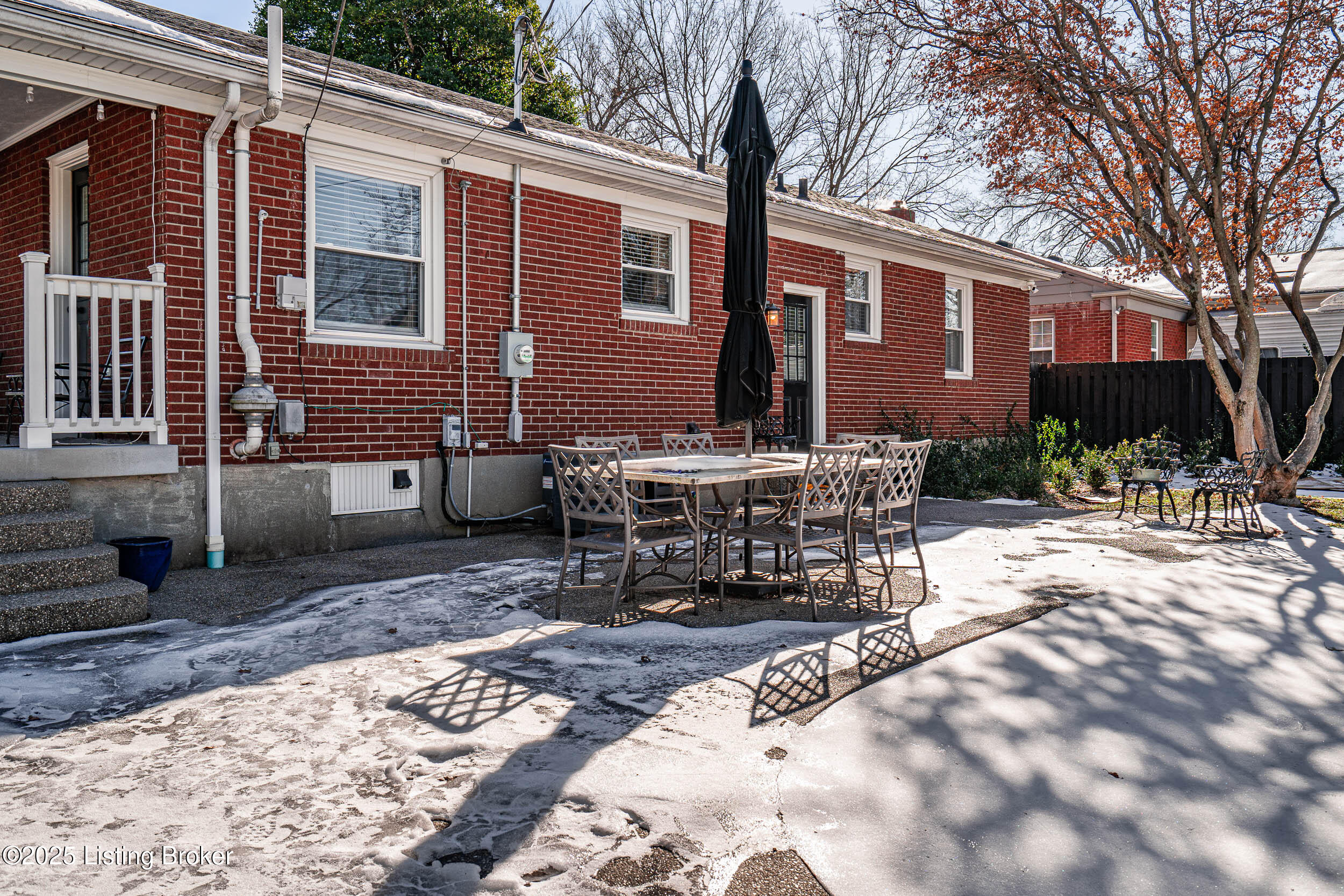 208 Bramton Road Louisville, KY 40207 - Photo 39 of 58 208 Bramton Rd-16