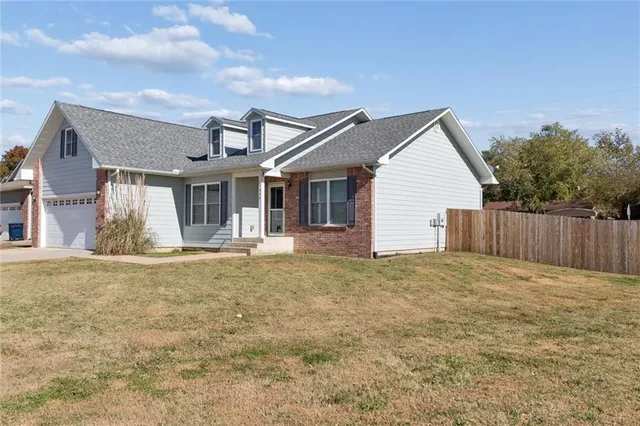 $259,900 | 1900 Eisenhower Court, Independence, KS 67301