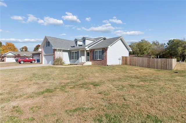 $259,900 | 1900 Eisenhower Court, Independence, KS 67301