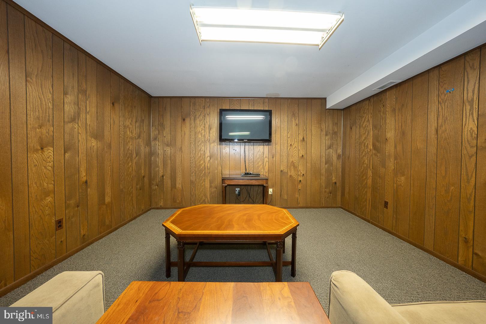 10 Brettagne, Unit 10 Devon, PA 19333 - Photo 33 of 46 a view of a room with a table and chairs