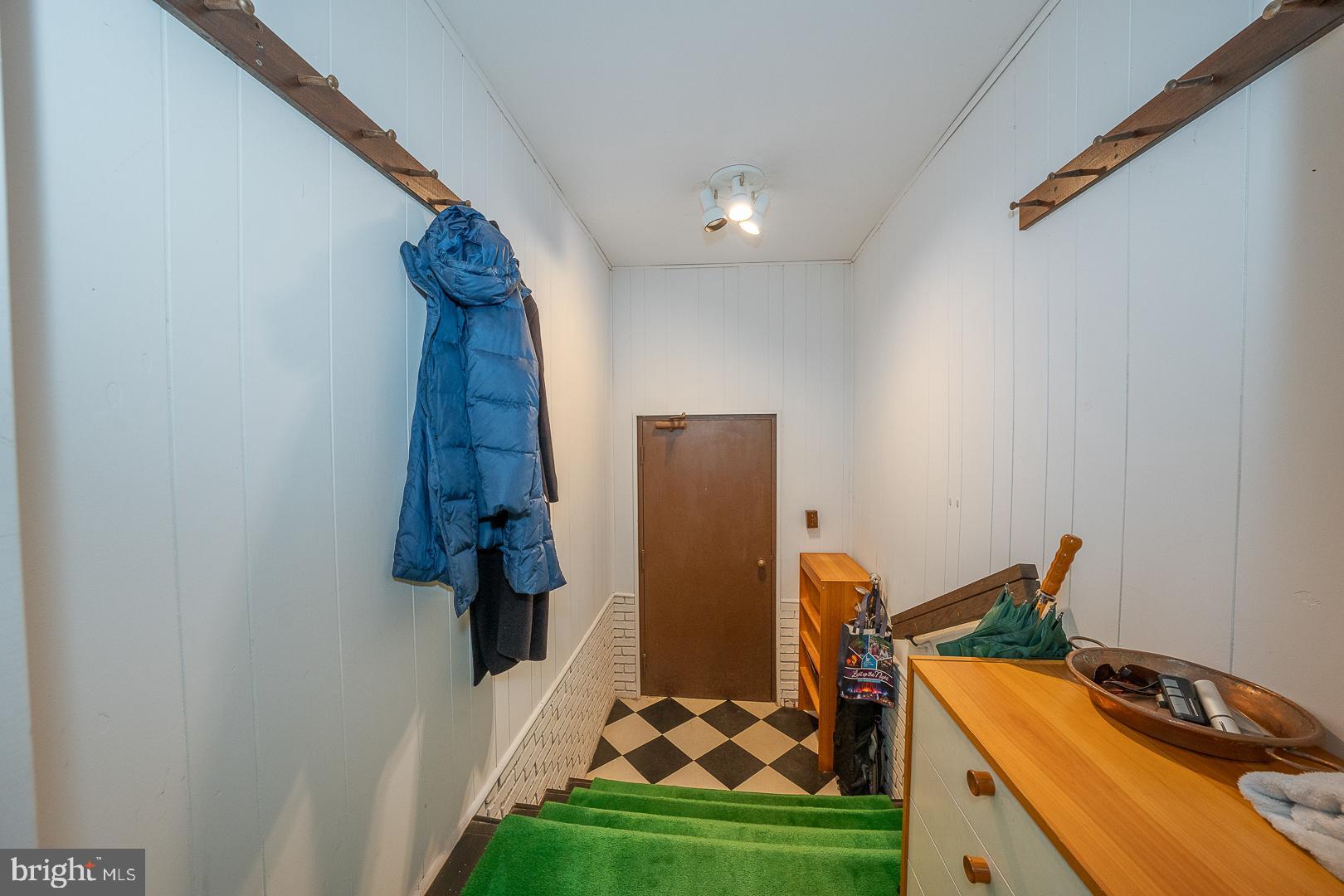 10 Brettagne, Unit 10 Devon, PA 19333 - Photo 35 of 46 a bathroom with a sink and a mirror