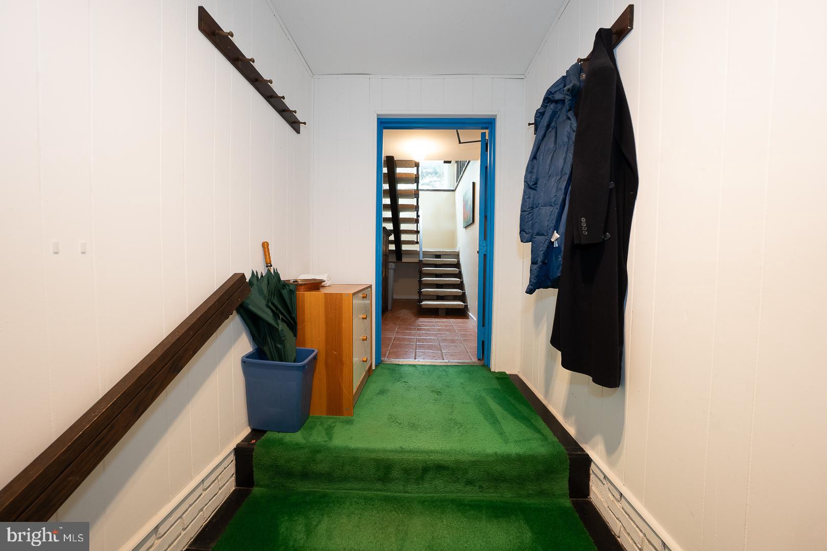 10 Brettagne, Unit 10 Devon, PA 19333 - Photo 36 of 46 a view of stairs and furniture