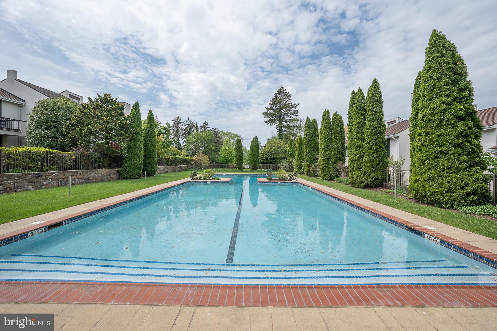 10 Brettagne, Unit 10 Devon, PA 19333 - Photo 42 of 46 a view of a tennis court