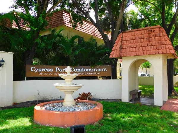 $160,000 | 128 South Cypress Road, Unit 827, Pompano Beach, FL 33060